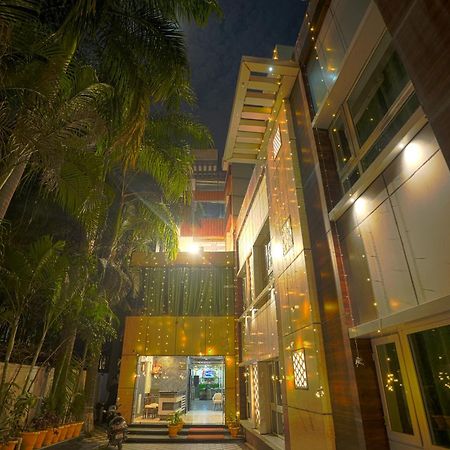 Q Saina S K Regency Rishikesh酒店 外观 照片