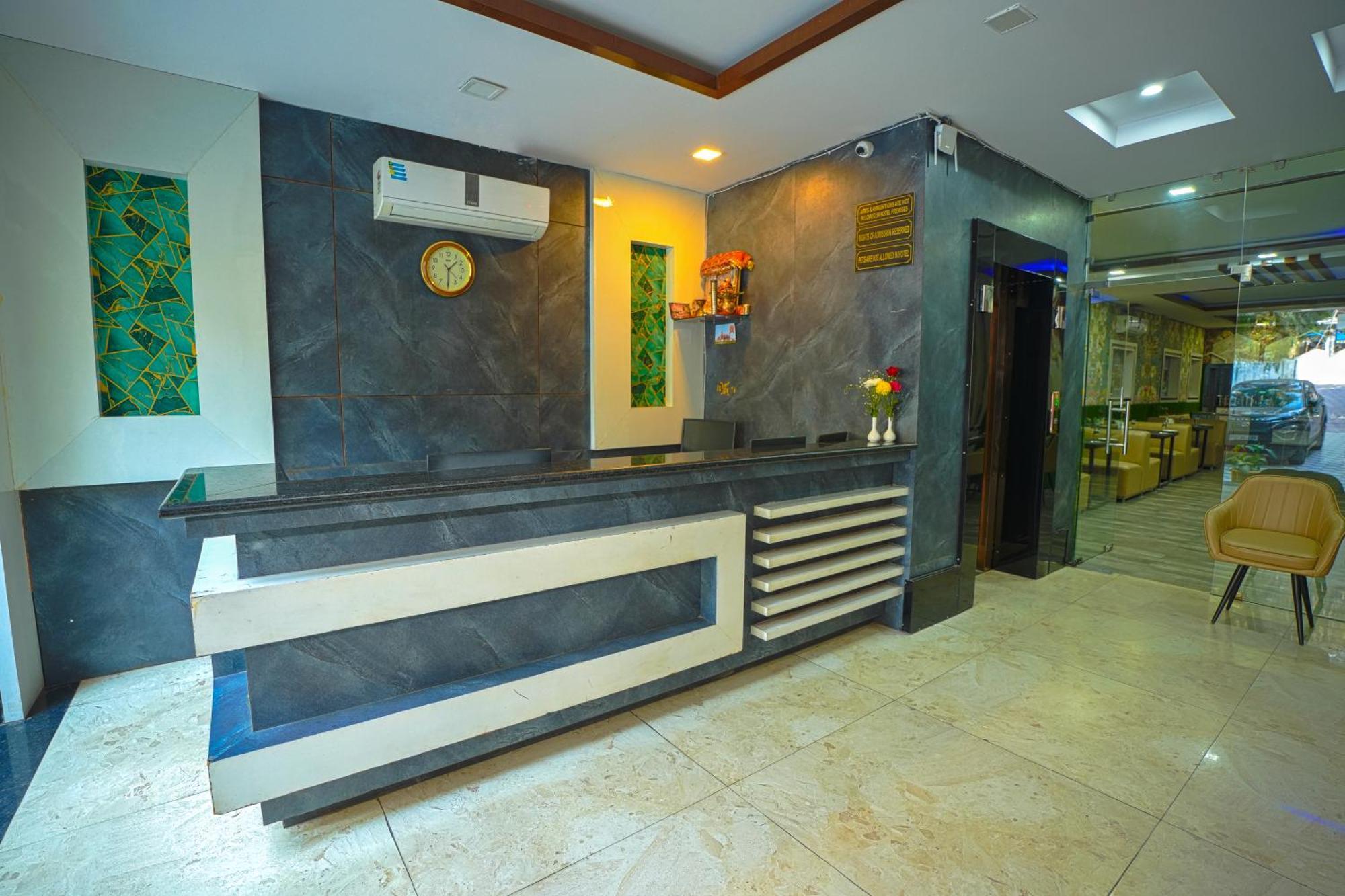 Q Saina S K Regency Rishikesh酒店 外观 照片