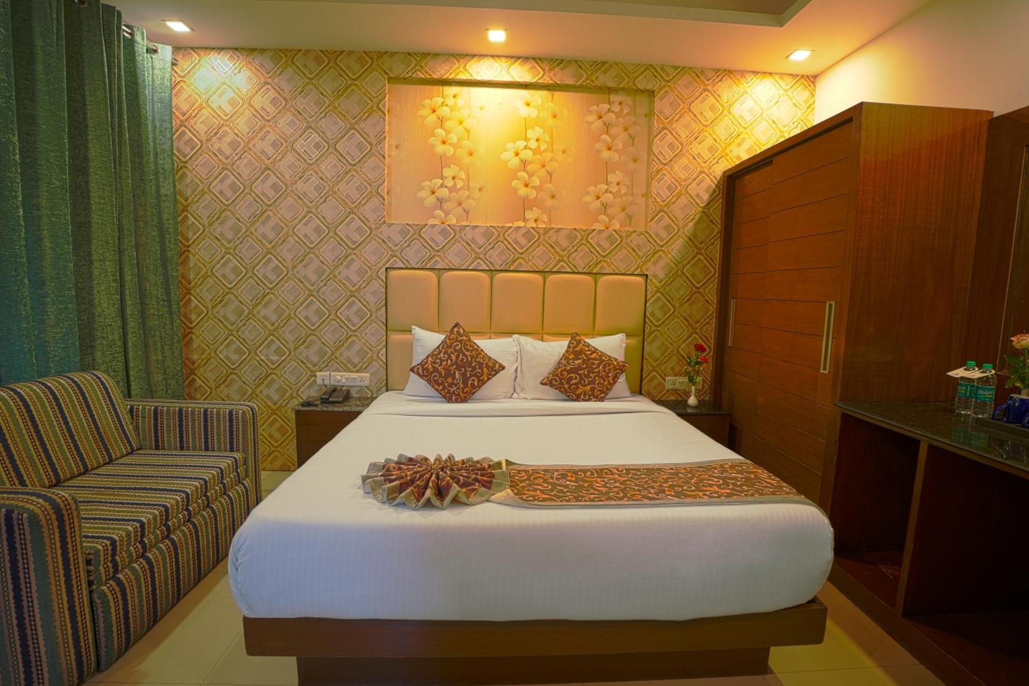 Q Saina S K Regency Rishikesh酒店 外观 照片