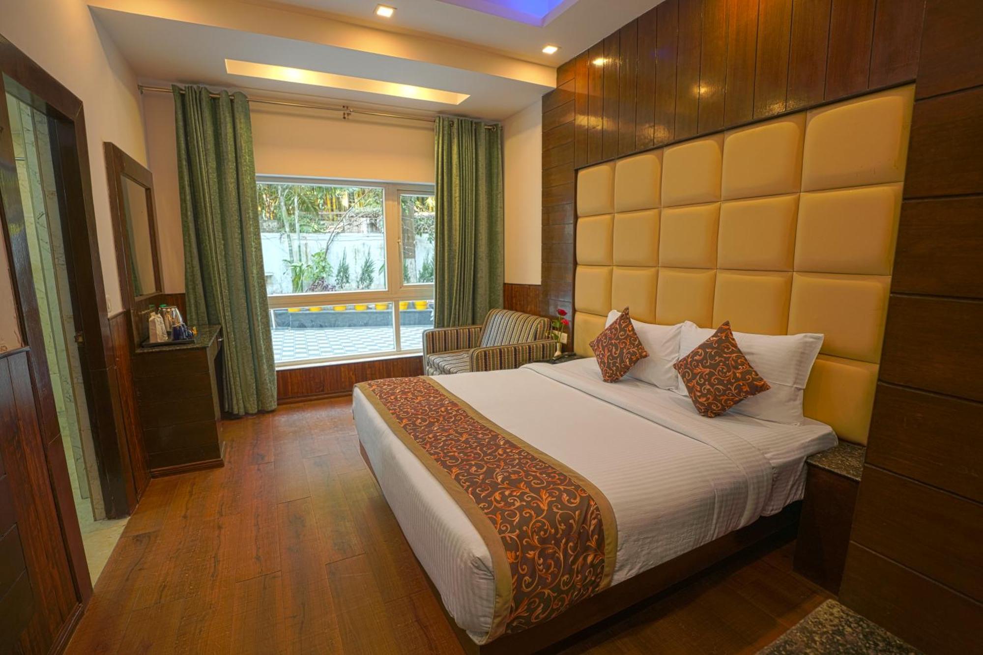 Q Saina S K Regency Rishikesh酒店 外观 照片